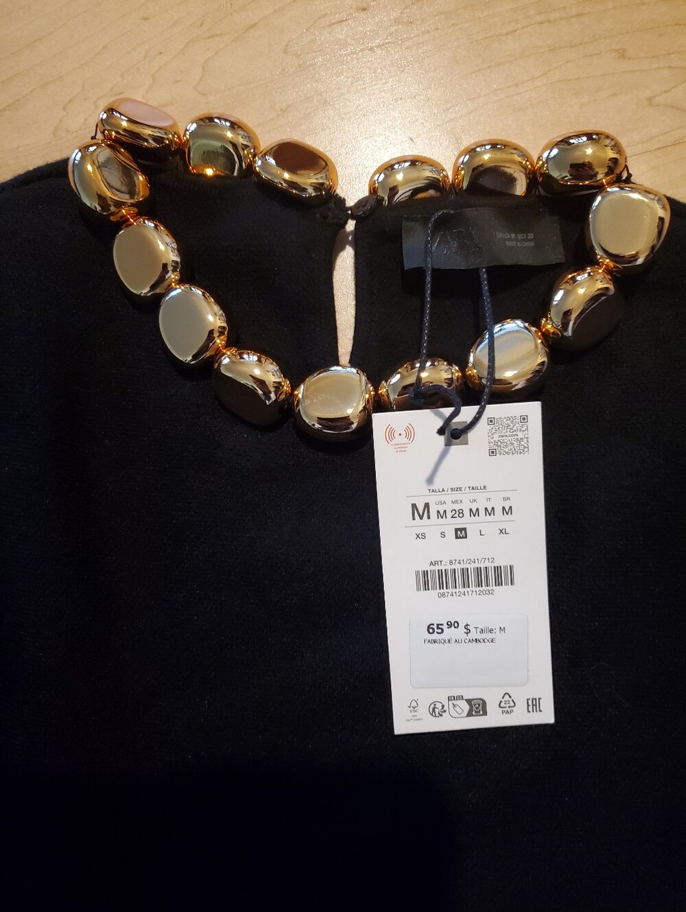 Brand NewZARA Black Knit Long Sleevs TOP Gold Hardwre Collar Accent M.Brand New